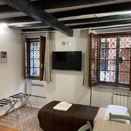 Casa Vicolo Moroni - Trastevere Рим Екстер'єр фото